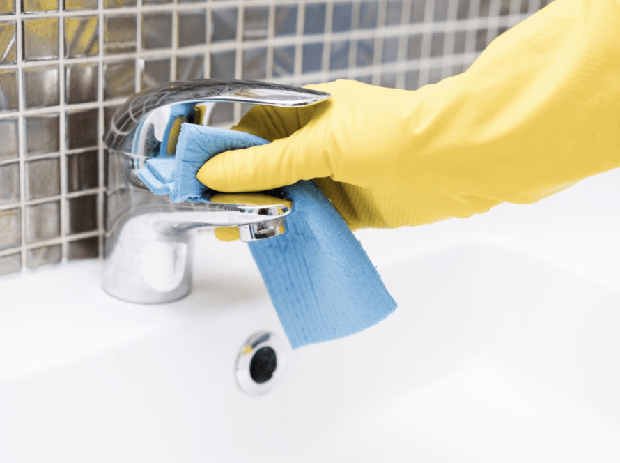 servicio de limpieza de apartamentos turísticos: limpieza de baños