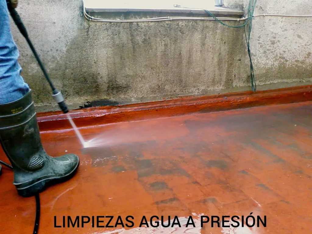 Limpieza con agua a presión en Salamanca